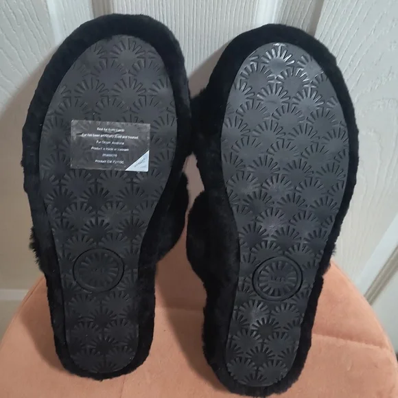 UGG Fuzz Yeah Black Slides Size 11 NWOB - Picture 9 of 9